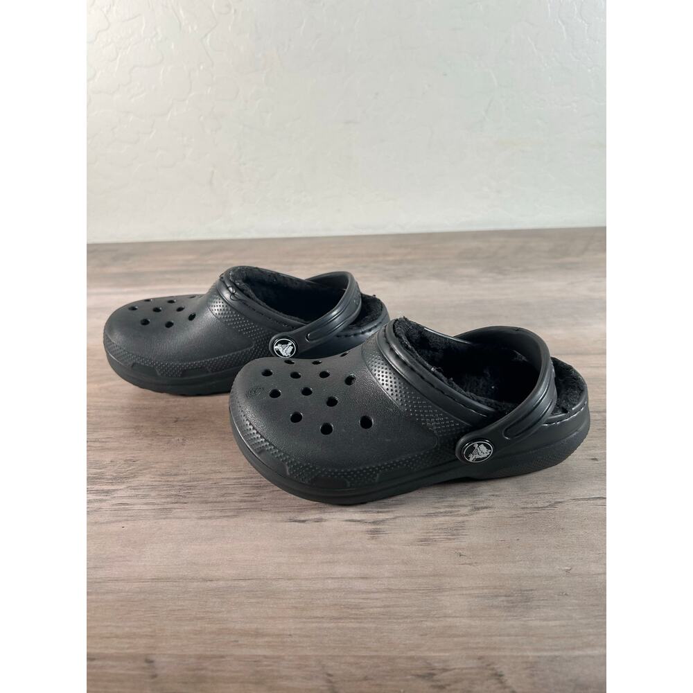 Crocs Classic Black Fuzzy‎ Clogs Child Size 11 C11- NWOT